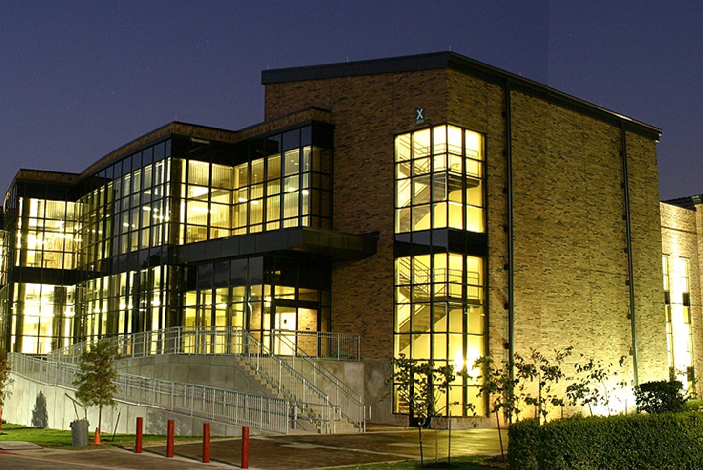 Brookhaven College Science and Allied Health Building – BakerTriangle